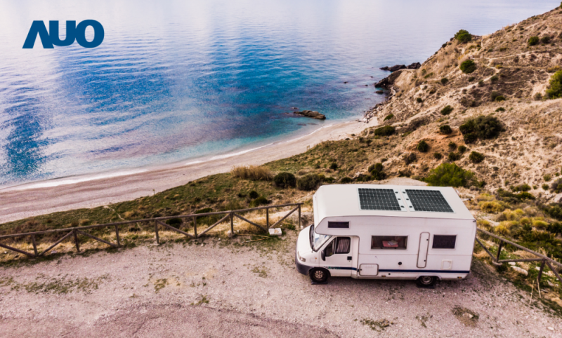 「可撓輕量化太陽光電板SunCurva」使用輕量特殊耐候型複合板取代傳統太陽能板的玻璃前板，不僅降低70%重量，每米平方僅3Kg；具有抗衝擊性能及通過電磁相容性測試，可應用於交通運輸工具，如露營車、遊艇等